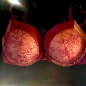 32DD Victoria's Secret strap bra